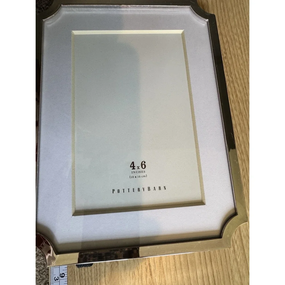 Pottery Barn Gold Tone Gallery Picture Frame 4x6 Tabletop Easel Frame